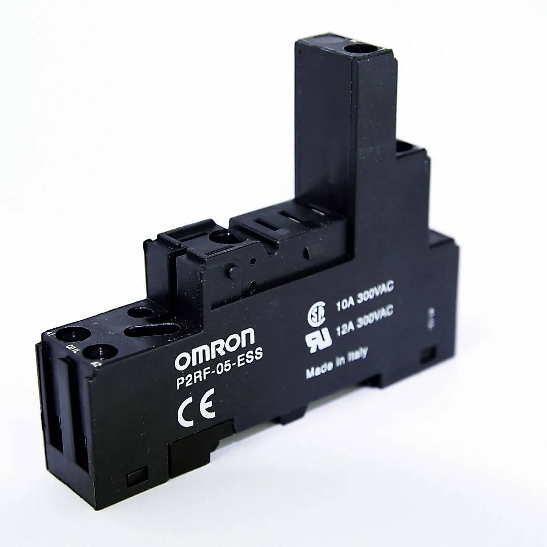 Gniazdo P2RF-05-ESS