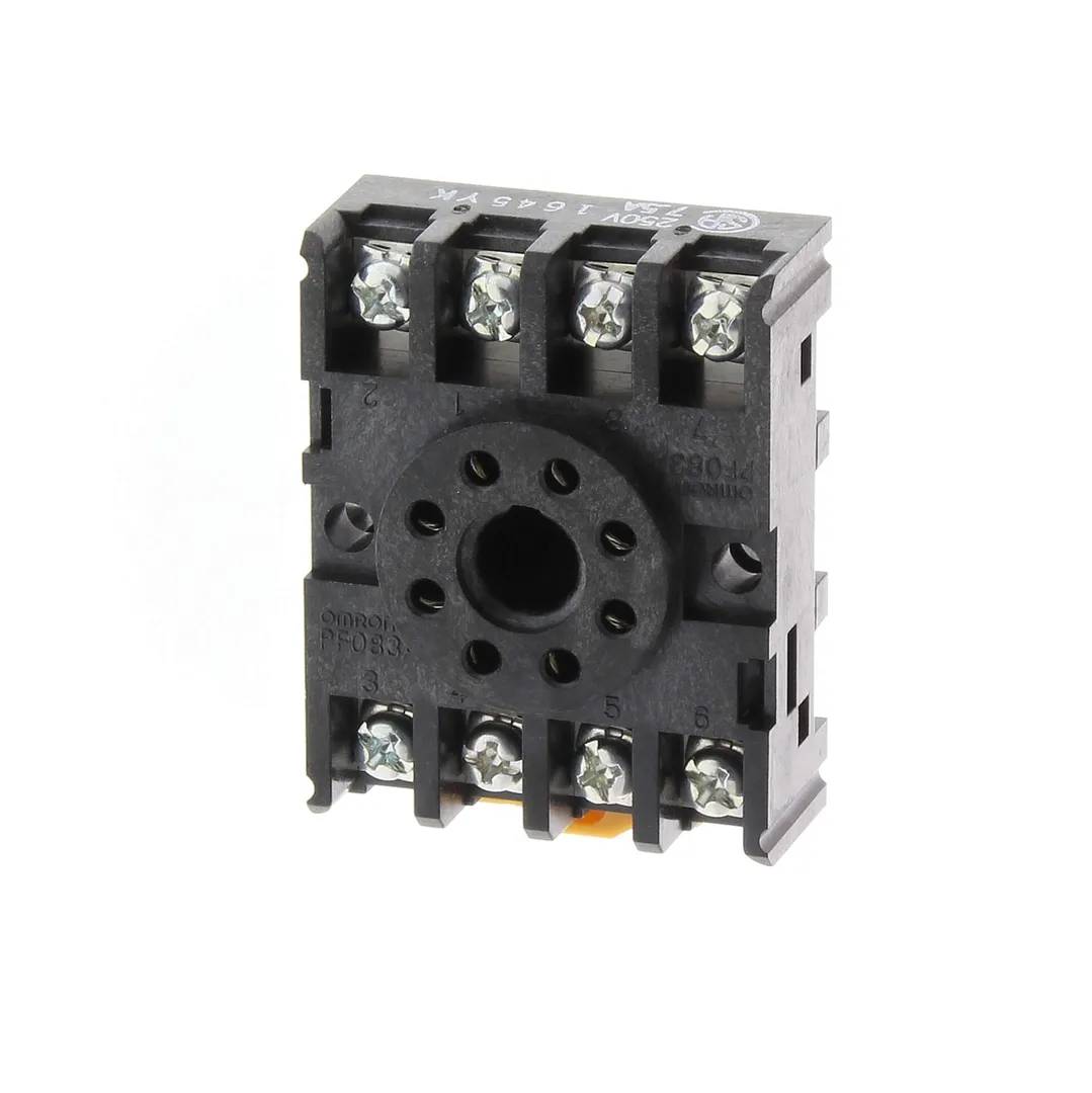 Gniazdo PF083A