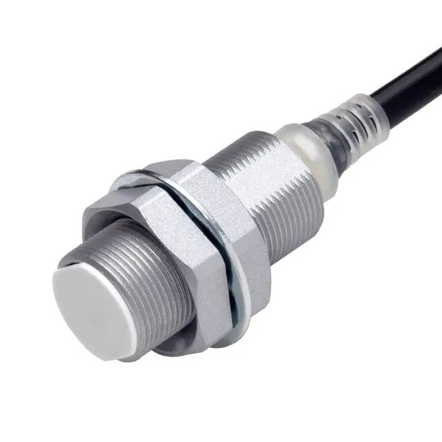 Czujnik E2EQ-X12C118 2M