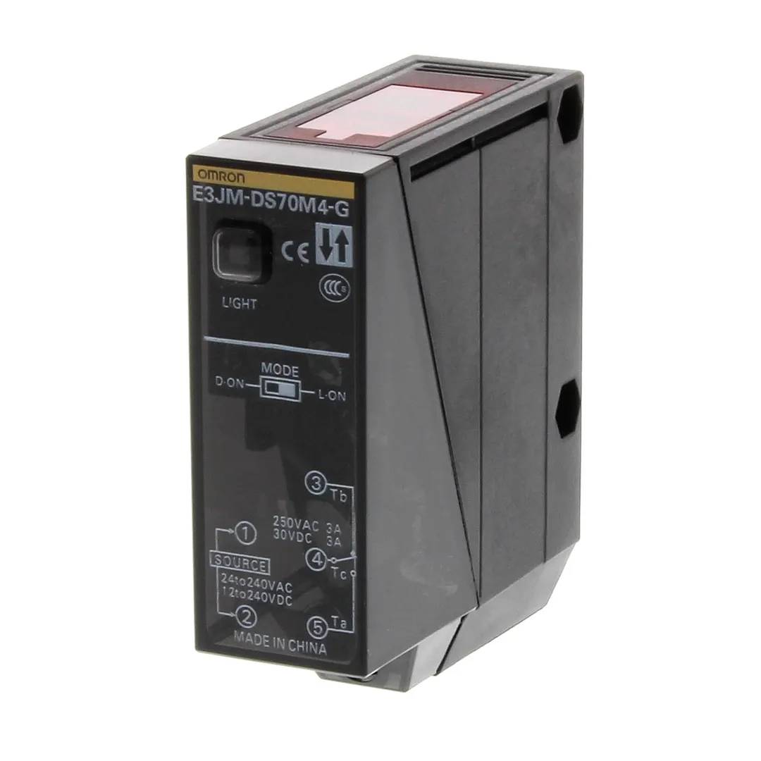 Czujnik E3JM-DS70S4T